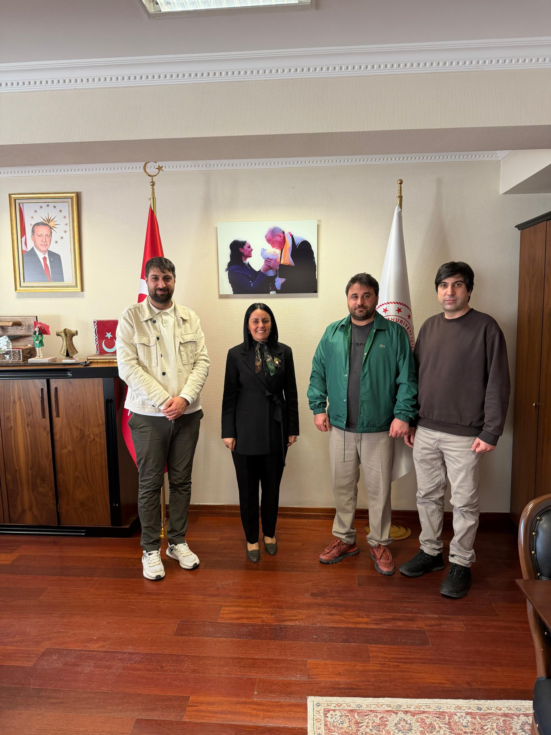Genç Fikirler Derneği’nden Bakan Müşaviri Hatice Atan’a Ziyaret